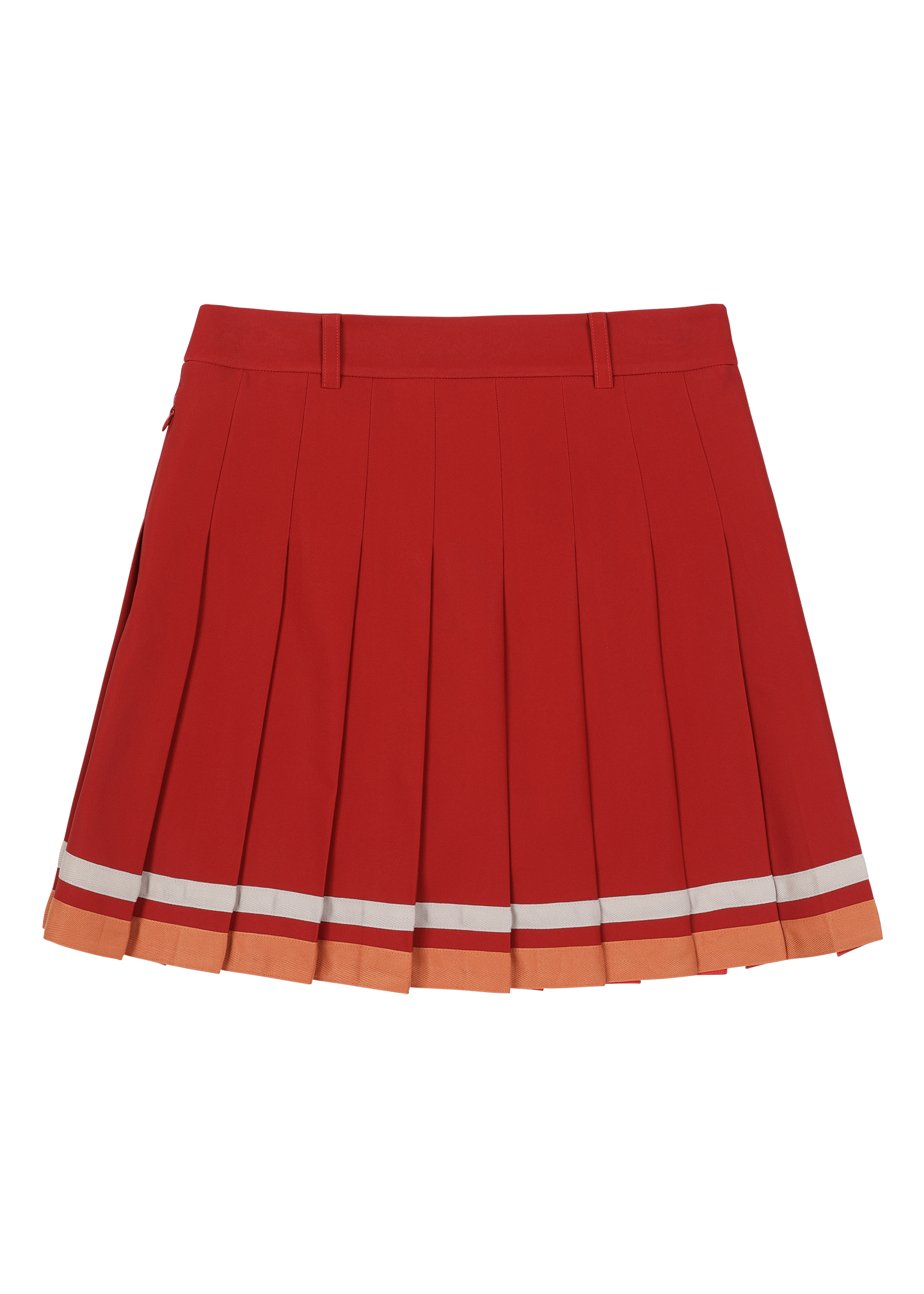 Pleated skort design with color-tipping detail
Simple waistband with a buckle point
Built-in inner shorts for comfortable movement.