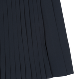 Pleated skort design with color-tipping detail
Simple waistband with a buckle point
Built-in inner shorts for comfortable movement
