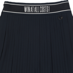 Pleated skort design with color-tipping detail
Simple waistband with a buckle point
Built-in inner shorts for comfortable movement