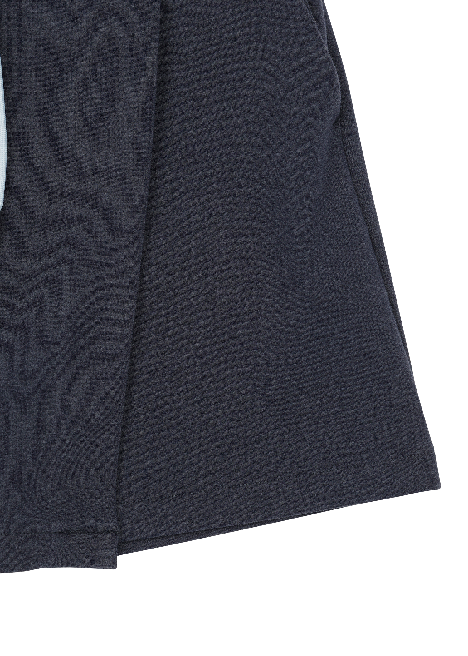 Wrap-over front panel for a clean layered look
Clean waistband with a basic drawstring
Relaxed silhouette for easy movement.