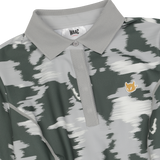 Short-sleeve polo dress with a smog camo pattern
WAAC slogan waistband point
Functional side pockets detail