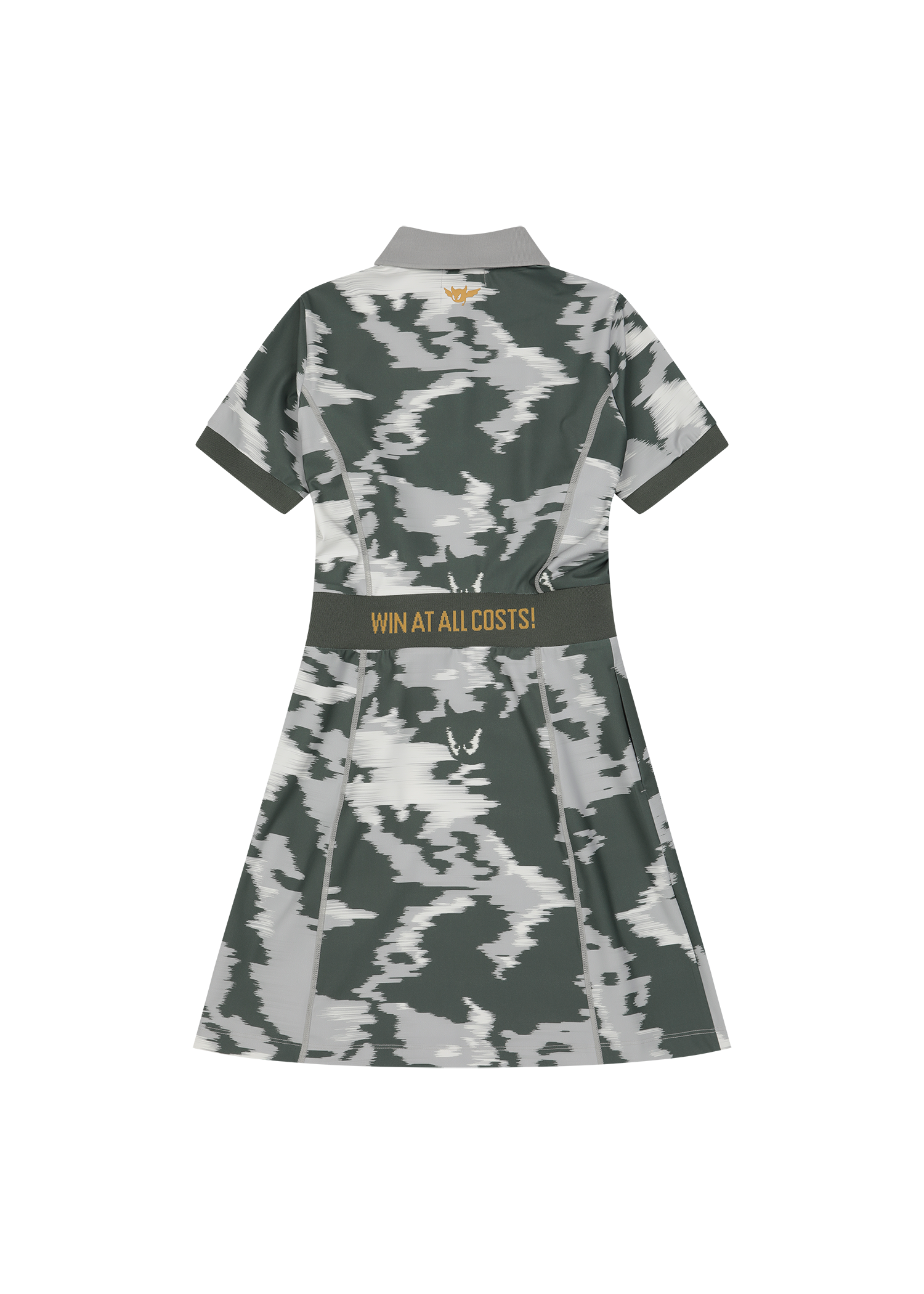 Short-sleeve polo dress with a smog camo pattern
WAAC slogan waistband point
Functional side pockets detail