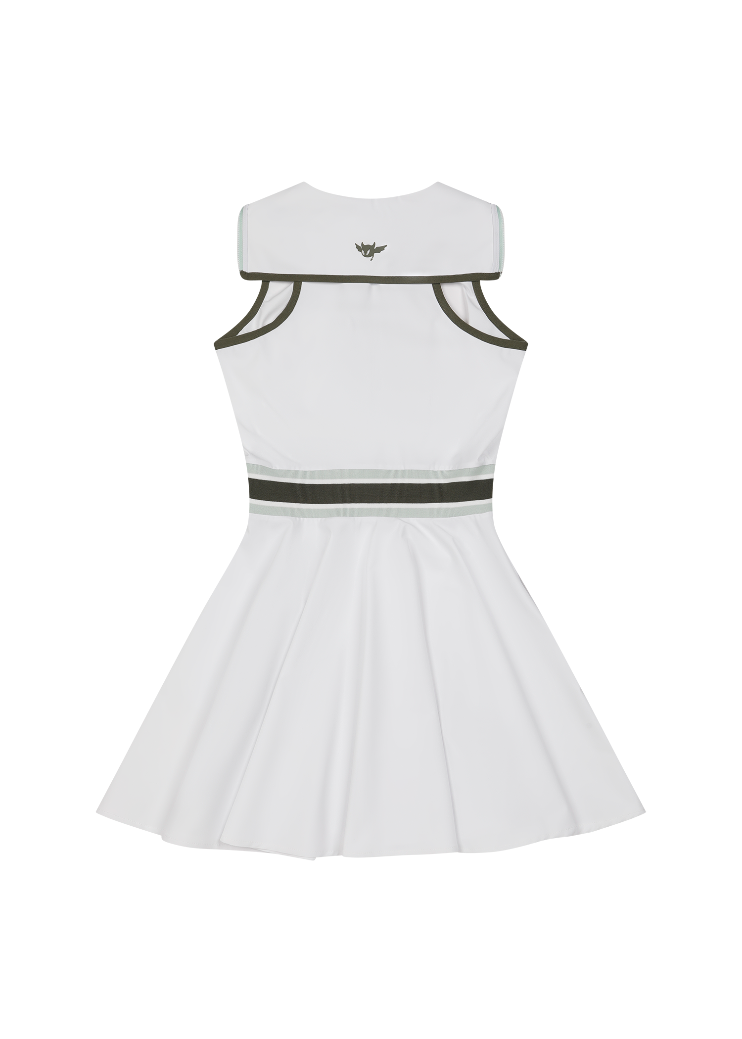 Sleeveless halter dress with a defined waistband detail
Flare silhouette with a pleated skirt
Functional side pockets detail