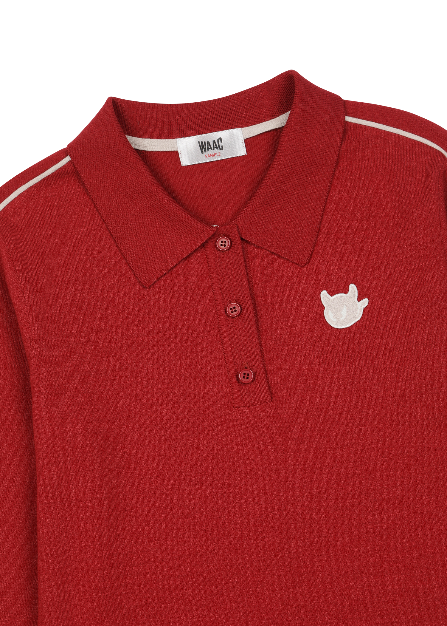 Soft knit polo with a slogan graphic
Front WAACKY logo detail
Comfortable texture with a casual WAAC mood