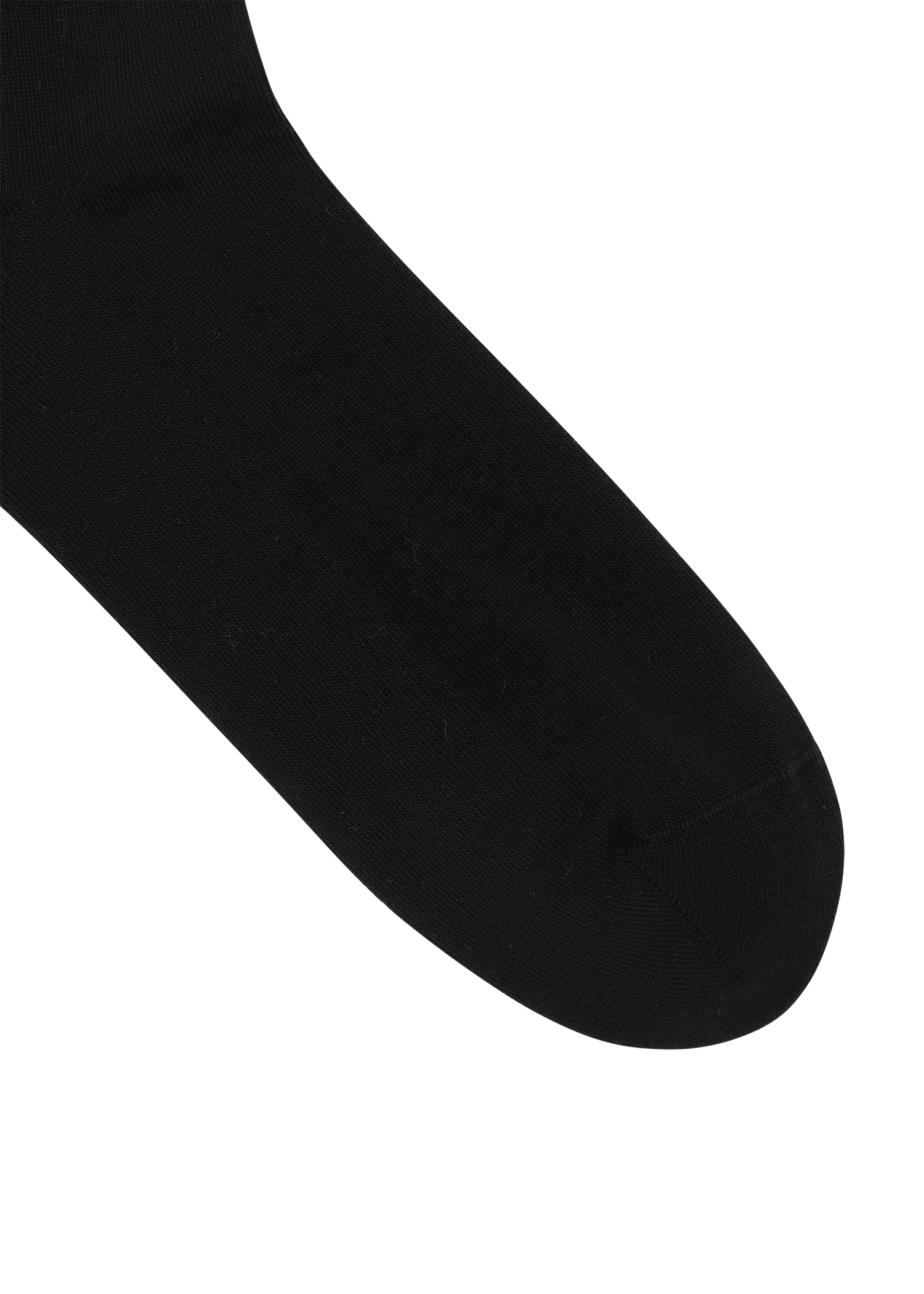 Color 3-pack Socks
Mid-length socks with contrast stripe detail
Simple logo lettering on the cuff
Comes as a three-color pack