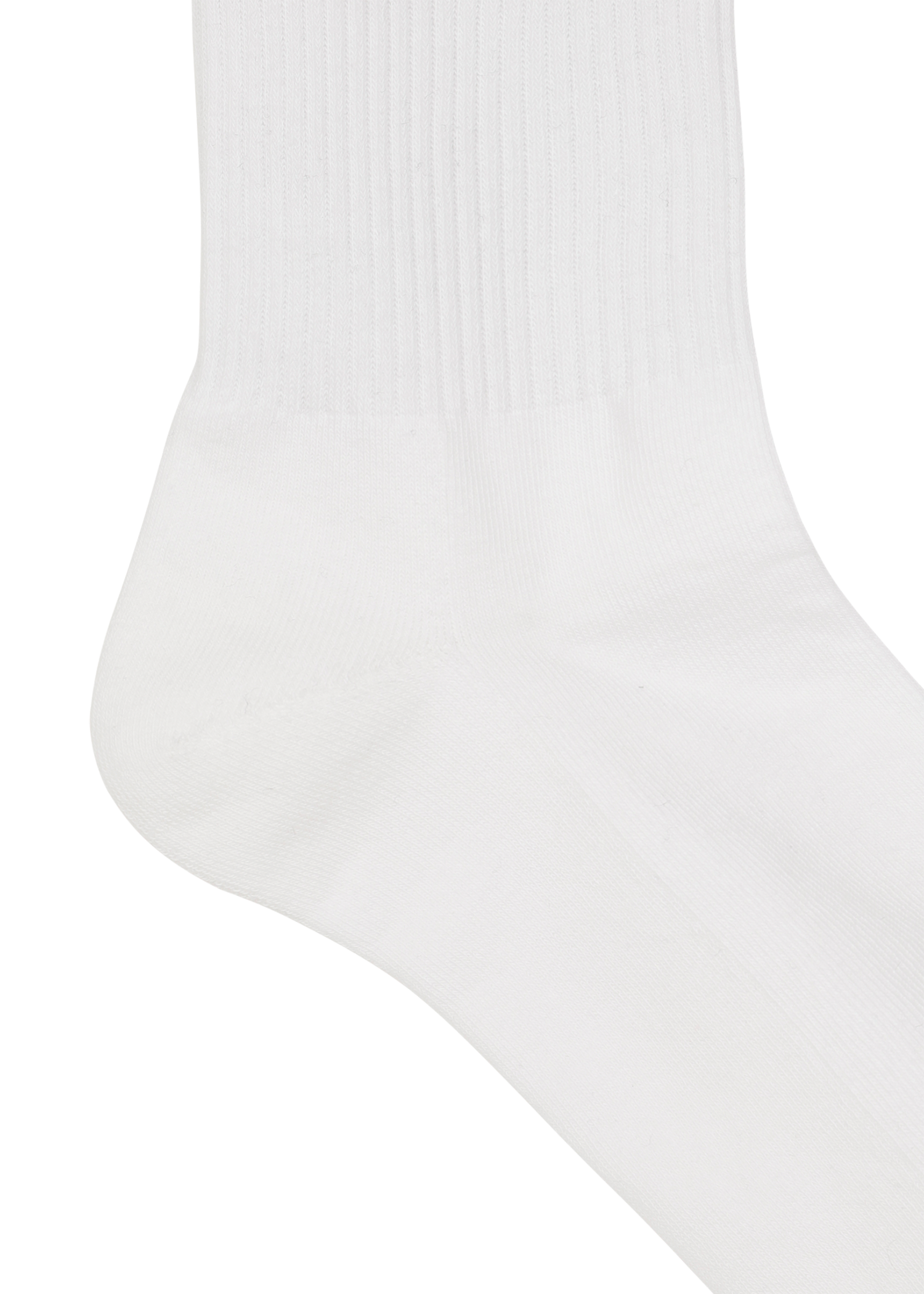 Color 3-pack Socks
Mid-length socks with contrast stripe detail
Simple logo lettering on the cuff
Comes as a three-color pack