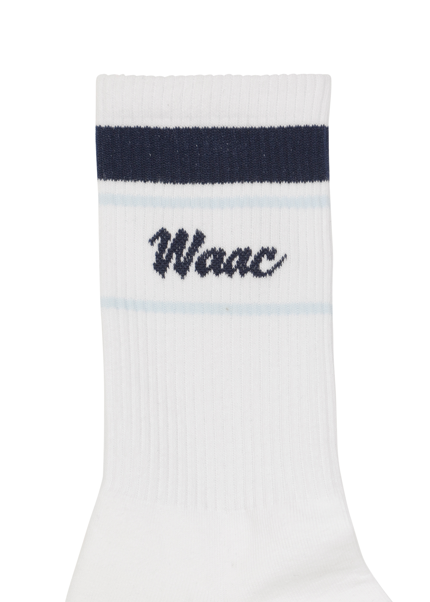Color 3-pack Socks
Mid-length socks with contrast stripe detail
Simple logo lettering on the cuff
Comes as a three-color pack