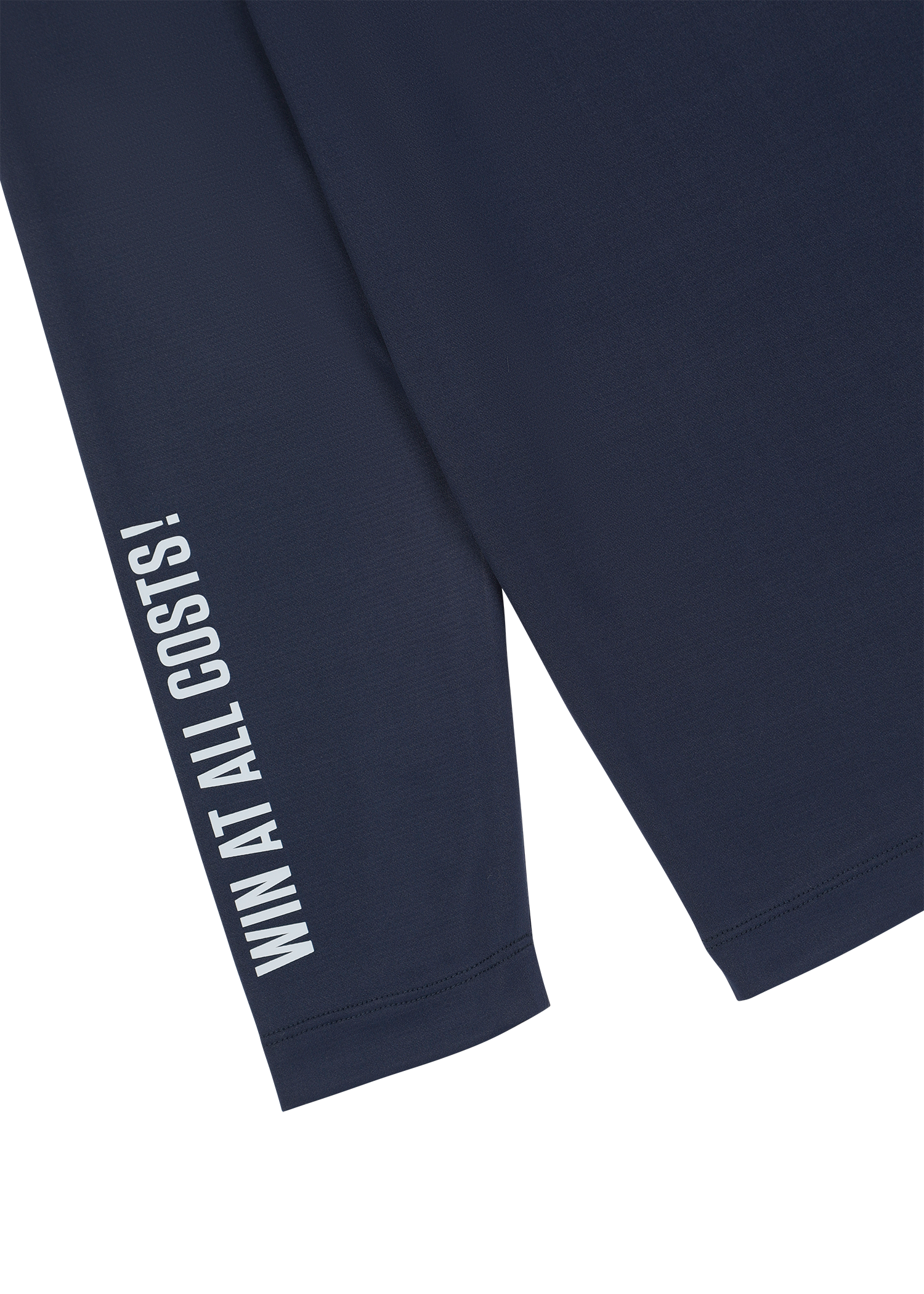 Lightweight half zip mid layer for transitional warmth
Reflective Players patch detail
Bold sleeve slogan graphic