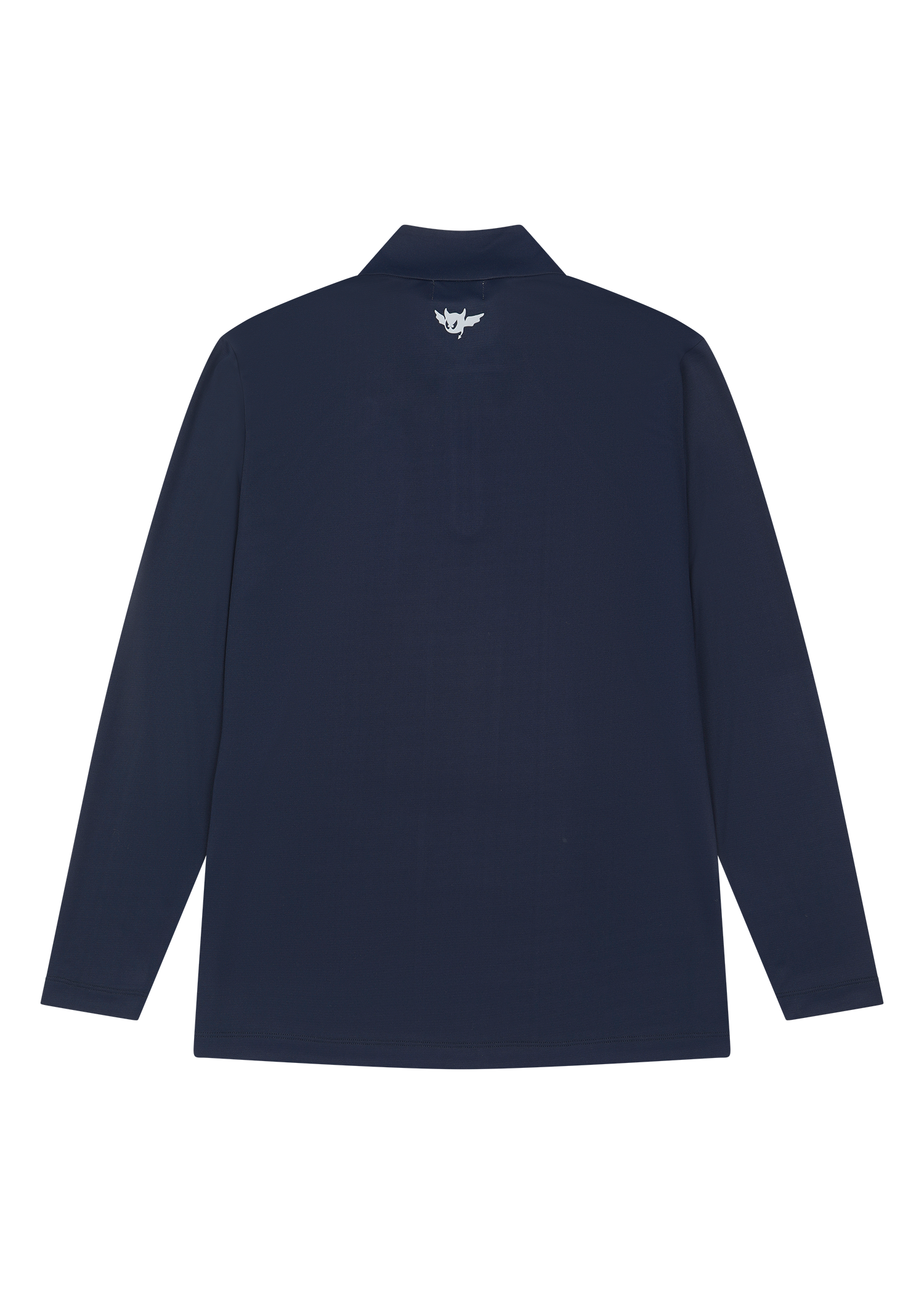 Lightweight half zip mid layer for transitional warmth
Reflective Players patch detail
Bold sleeve slogan graphic