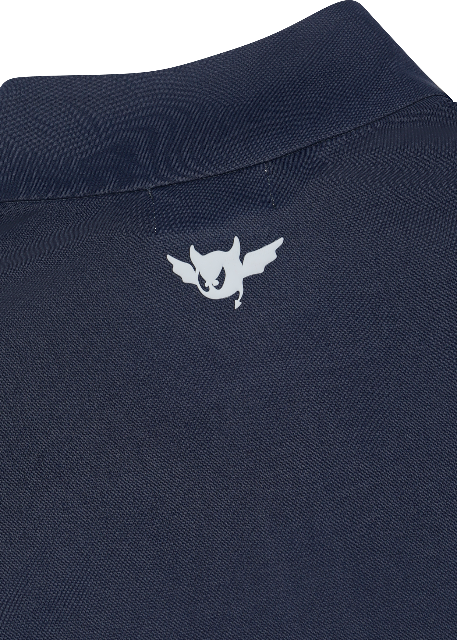 Lightweight half zip mid layer for transitional warmth
Reflective Players patch detail
Bold sleeve slogan graphic