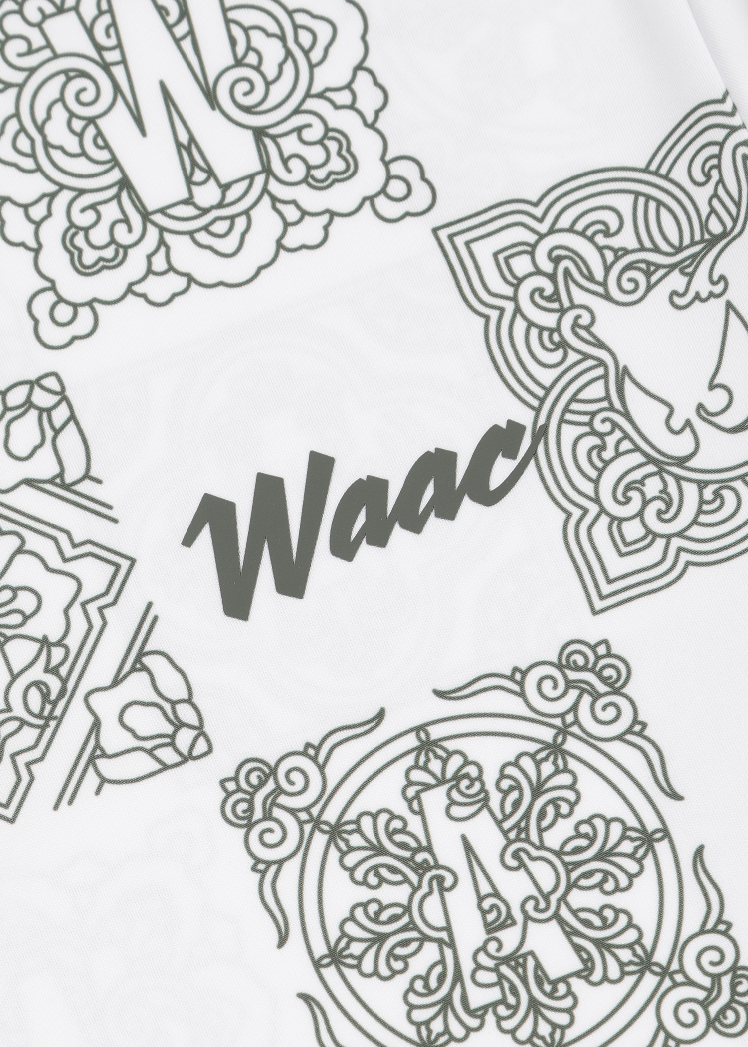 Lightweight stretch polo with a K checkboard pattern
Front WAAC logo detail
Pattern based visual point