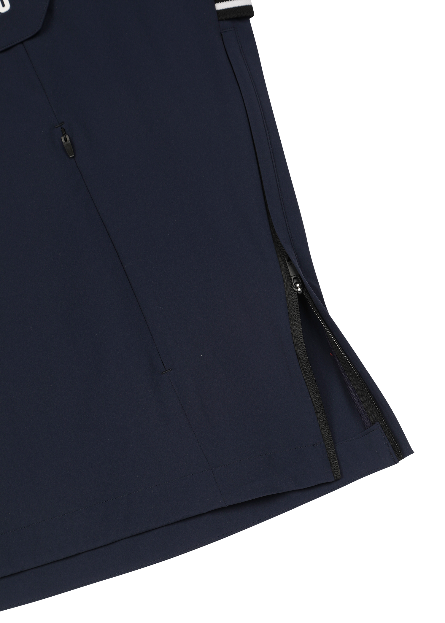 Lightweight anorak for active movement
Structured hood with a clean half zip
Back WAAC slogan panel detail